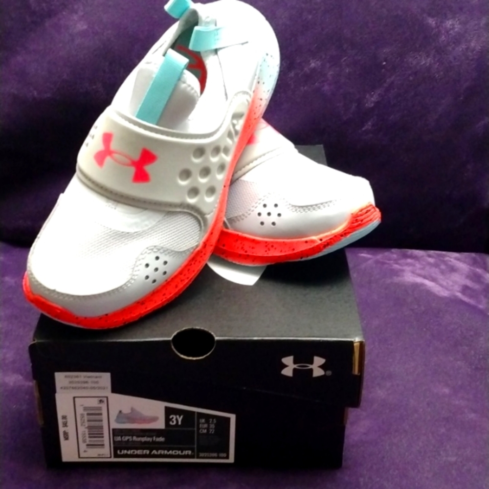 Brand New girls youth shoe